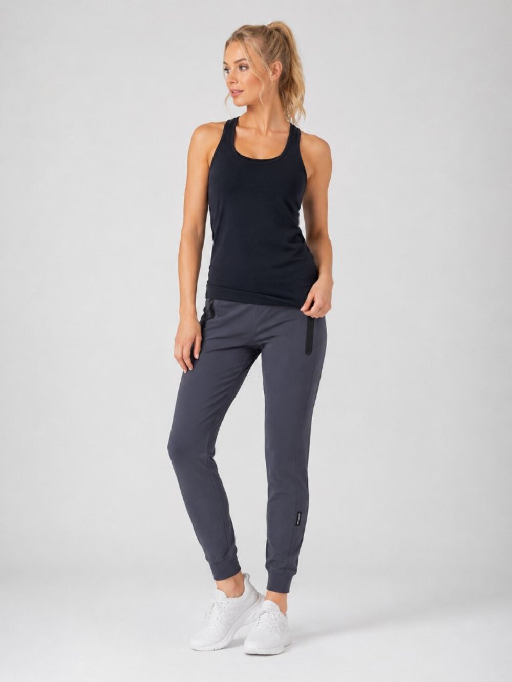 NWT Endeavor Womens Movement Jogger True Charcoal M Cooling Performance Workout
